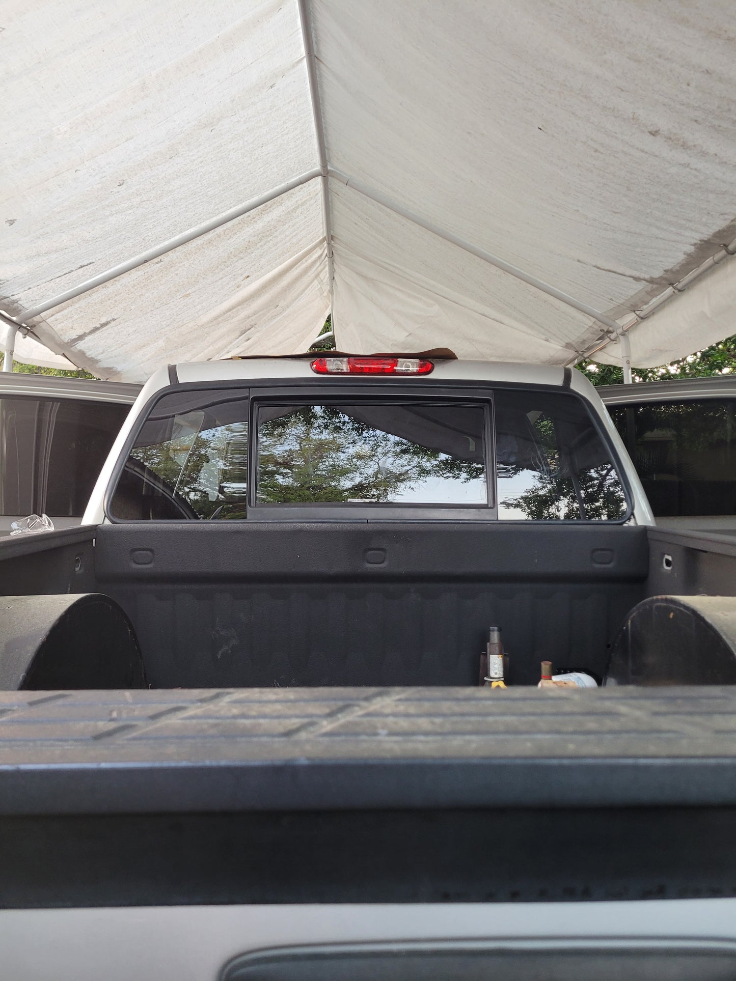 Titan Window Install Kitl- includes Drain Pan, Gasket(Rubber Molding), and Urethane